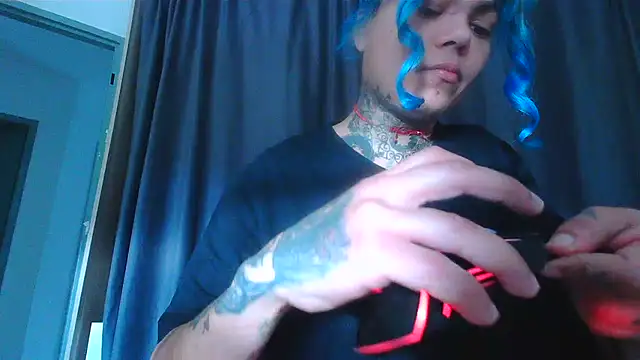 Snapshot of serena__vedette chatting on November 2025 10:38:02 AM serena vedette online show from November 2025 10:38:02 AM