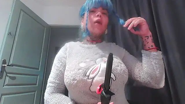 Snapshot of serena__vedette chatting on November 2025 09:23:01 AM serena vedette online show from November 2025 09:23:01 AM