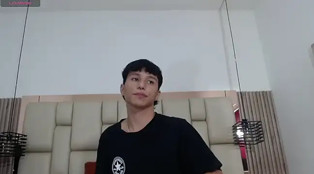 Snapshot of MarckPassion chatting on February 2025 12:55:01 PM MarckPassion online show from February 2025 12:55:01 PM