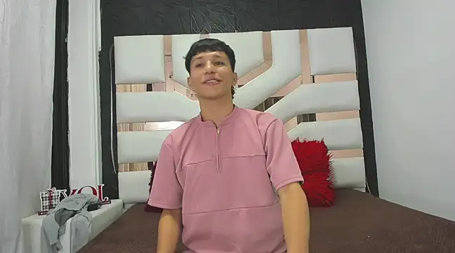 Snapshot of MarckPassion chatting on February 2025 01:11:01 PM MarckPassion online show from February 2025 01:11:01 PM