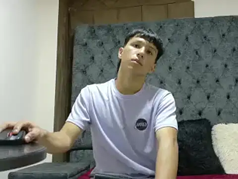 Snapshot of MarckPassion chatting on March 2025 01:06:02 PM MarckPassion online show from March 2025 01:06:02 PM