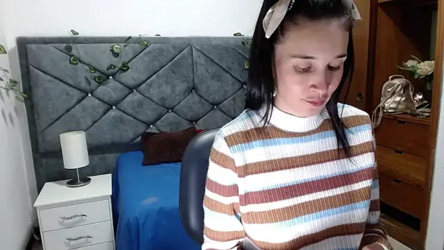 victoria adams07 online show from April 2026 02:06:01 PM