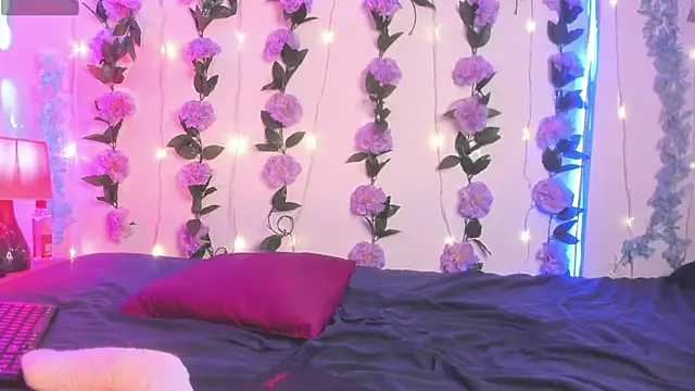 izan 20 online show from April 2026 07:07:02 PM