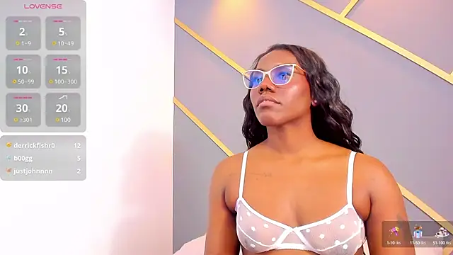 Snapshot of Alaia_Colins chatting on March 2025 10:28:02 AM Alaia Colins online show from March 2025 10:28:02 AM