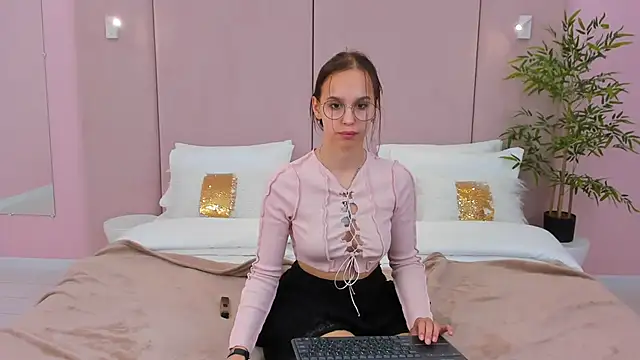 SandraTucker online show from January 2025 06:17:02 AM