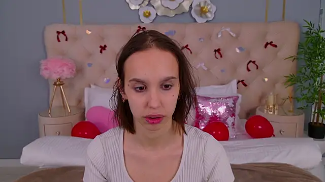 SandraTucker online show from February 2026 02:48:01 AM