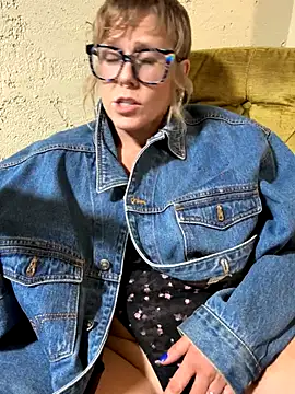 Snapshot of I_am_babydoll chatting on November 2025 03:50:02 AM I am babydoll online show from November 2025 03:50:02 AM