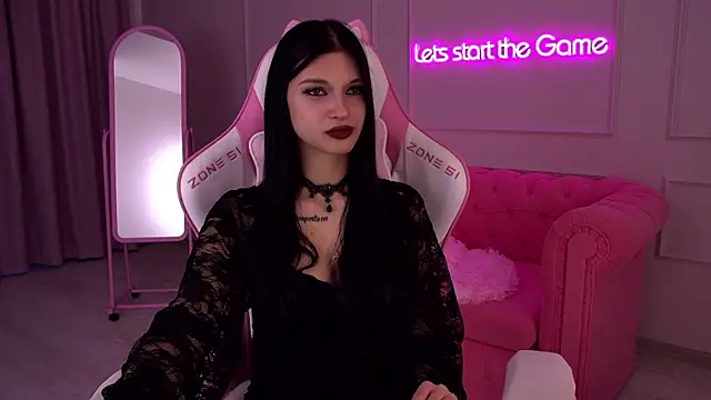 Snapshot of BeverlyMost chatting on January 2025 01:17:02 PM BeverlyMost online show from January 2025 01:17:02 PM