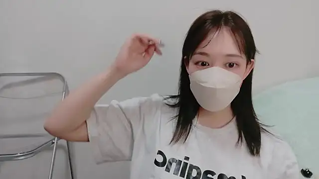 Snapshot of mio7635 chatting on August 2026 02:27:02 PM mio7635 online show from August 2026 02:27:02 PM