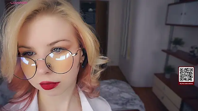 LynetHakes online show from November 2025 06:36:02 AM