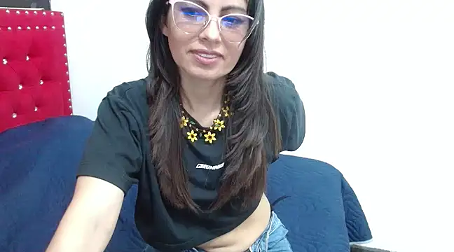 Snapshot of ShairaMarss chatting on January 2025 02:59:01 PM ShairaMarss online show from January 2025 02:59:01 PM