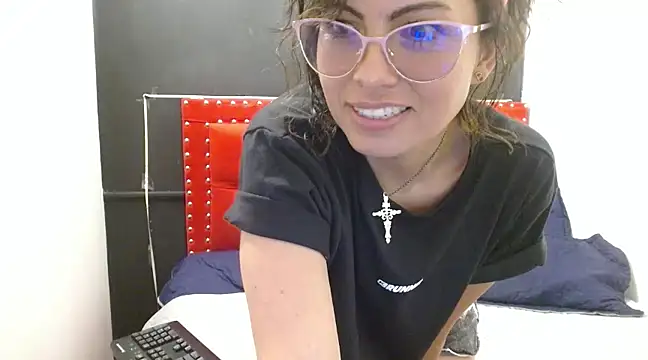 Snapshot of ShairaMarss chatting on January 2025 05:10:02 PM ShairaMarss online show from January 2025 05:10:02 PM