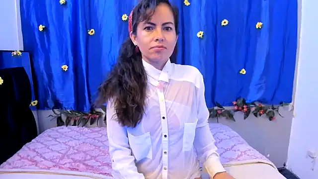 Snapshot of ShairaMarss chatting on October 2025 09:08:01 AM ShairaMarss online show from October 2025 09:08:01 AM