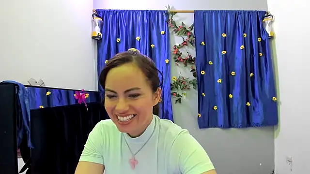 Snapshot of ShairaMarss chatting on November 2025 02:40:02 PM ShairaMarss online show from November 2025 02:40:02 PM