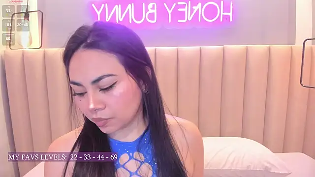 Naomymonroe  online show from October 2025 04:25:02 PM