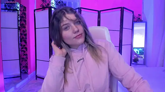 Snapshot of alaia_greyy chatting on February 2026 01:19:02 PM alaia greyy online show from February 2026 01:19:02 PM