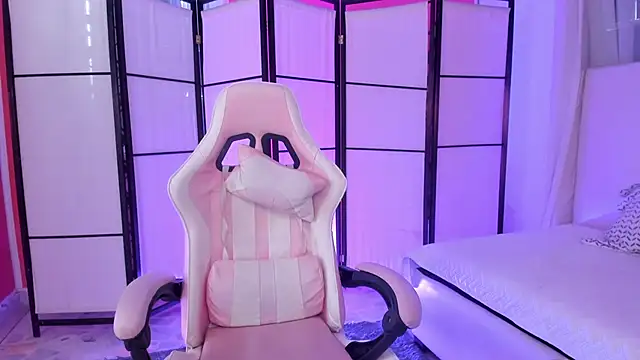 Snapshot of alaia_greyy chatting on February 2026 02:27:01 PM alaia greyy online show from February 2026 02:27:01 PM