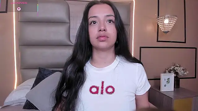 CAYLINCOLLINS online show from February 2026 04:10:01 AM