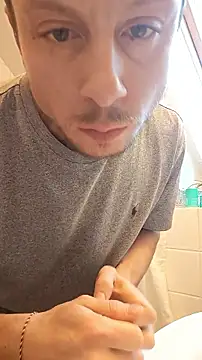 Snapshot of Vyda4 chatting on November 2025 09:32:01 AM Vyda4 online show from November 2025 09:32:01 AM