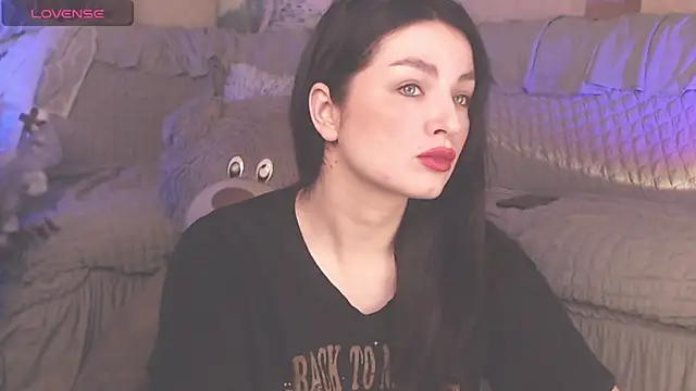 Snapshot of BritneyBarker chatting on March 2025 02:05:01 AM BritneyBarker online show from March 2025 02:05:01 AM