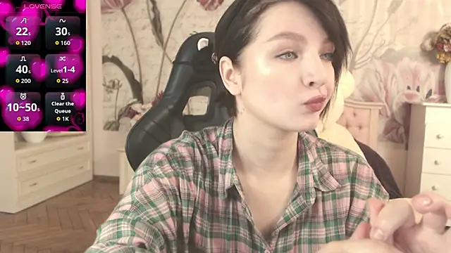 Snapshot of BritneyBarker chatting on October 2025 02:31:01 AM BritneyBarker online show from October 2025 02:31:01 AM
