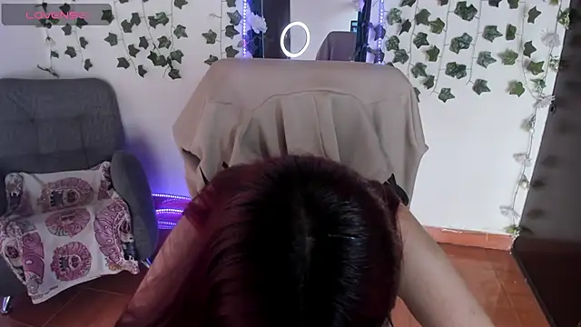 Snapshot of saray__jones chatting on November 2025 12:49:02 PM saray jones online show from November 2025 12:49:02 PM