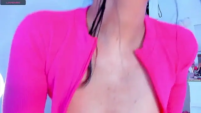 Snapshot of Cameron_Lovee chatting on March 2025 04:35:02 PM Cameron Lovee online show from March 2025 04:35:02 PM