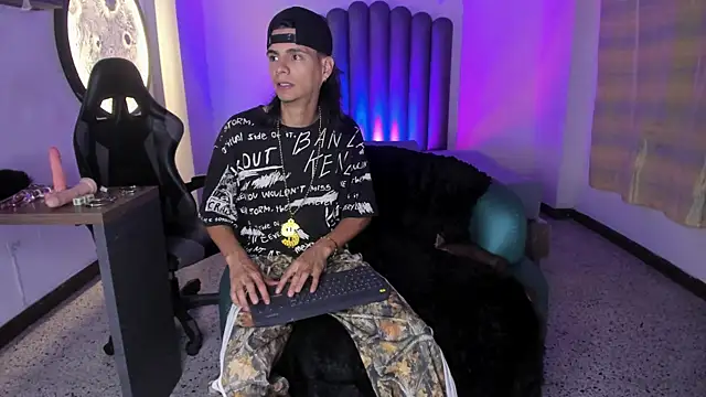 Martshall09 online show from November 2025 10:10:02 PM