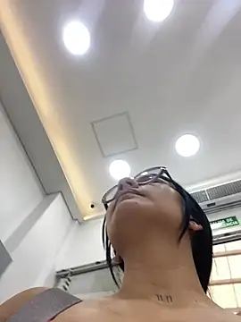 Snapshot of ruby__00 chatting on March 2025 09:37:02 PM ruby 00 online show from March 2025 09:37:02 PM