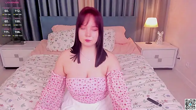 Snapshot of maya_suun chatting on March 2025 08:26:02 AM maya suun online show from March 2025 08:26:02 AM