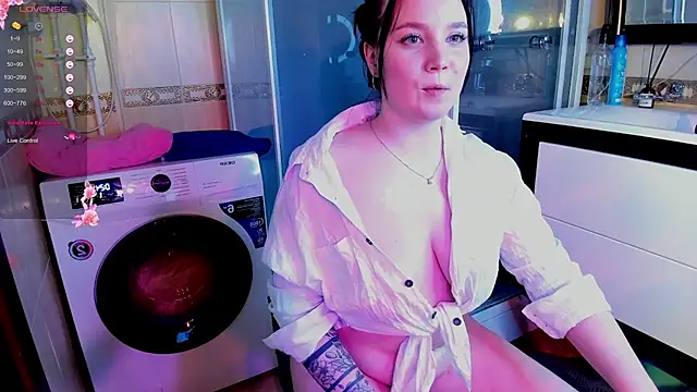 Snapshot of maya_suun chatting on March 2025 02:56:01 PM maya suun online show from March 2025 02:56:01 PM