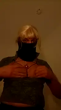 Snapshot of sandrahoeslut chatting on February 2025 03:34:02 AM sandrahoeslut online show from February 2025 03:34:02 AM