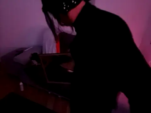 Snapshot of sandrahoeslut chatting on March 2025 05:46:02 AM sandrahoeslut online show from March 2025 05:46:02 AM