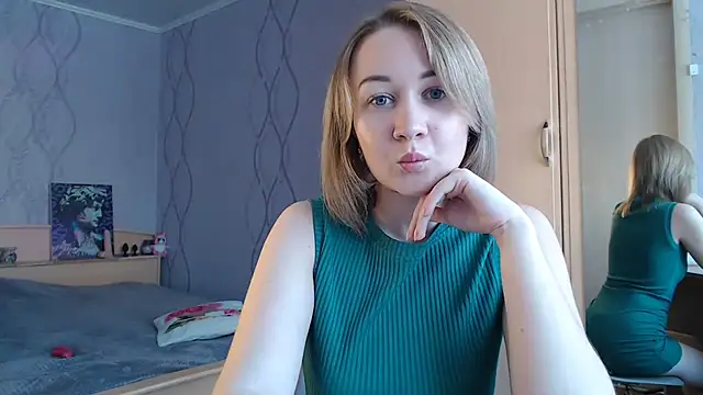 Snapshot of DaddysSluttyGirl2001 chatting on March 2025 09:02:02 AM DaddysSluttyGirl2001 online show from March 2025 09:02:02 AM