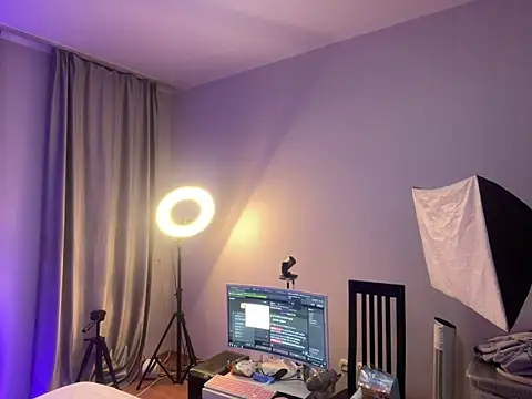 Molli Luv online show from March 2025 05:47:01 PM