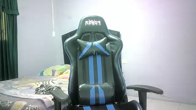 mariana0x online show from November 2025 06:19:02 PM