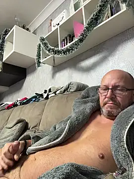 cooper1275 online show from December 2025 04:39:02 AM