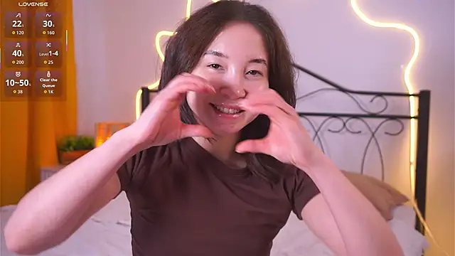 VeronaCritchlow online show from April 2026 07:39:01 AM