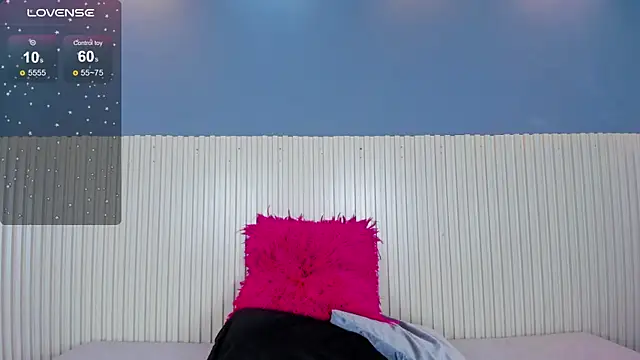 Snapshot of Madeline_Cooper08 chatting on January 2025 12:37:01 AM Madeline Cooper08 online show from January 2025 12:37:01 AM