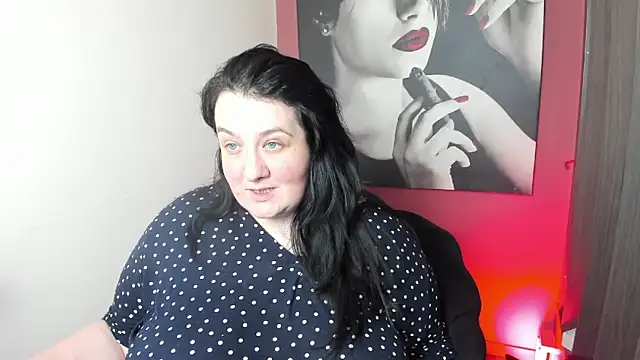 Snapshot of QueenOfHaze chatting on February 2026 11:58:02 AM QueenOfHaze online show from February 2026 11:58:02 AM