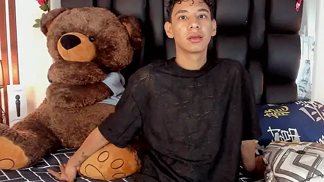 Snapshot of Amberr1 chatting on February 2025 12:17:02 PM Amberr1 online show from February 2025 12:17:02 PM