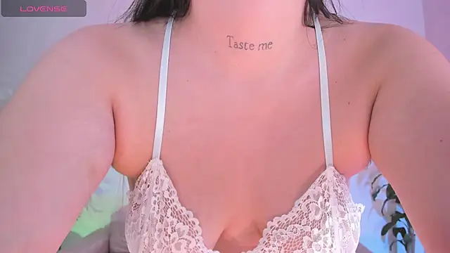 Snapshot of Hannah_Jonhson chatting on November 2025 04:26:02 AM Hannah Jonhson online show from November 2025 04:26:02 AM