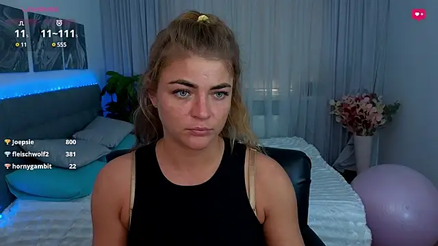 Donna Sun online show from February 2025 12:32:01 PM