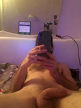 Snapshot of Pilote19 chatting on November 2025 12:35:02 AM Pilote19 online show from November 2025 12:35:02 AM