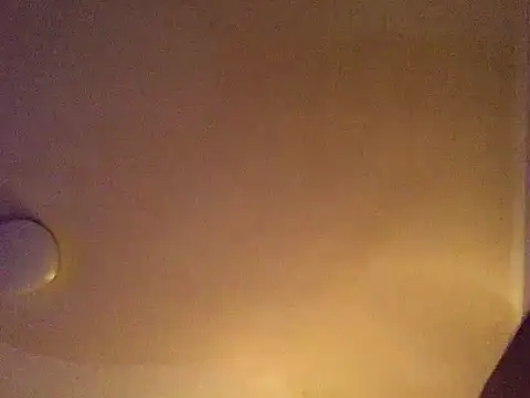 Snapshot of Pilote19 chatting on December 2025 08:06:01 PM Pilote19 online show from December 2025 08:06:01 PM