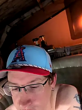 YourNotMySupervisor online show from November 2025 06:37:01 AM