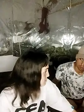parejarica420 online show from May 2026 05:21:01 PM