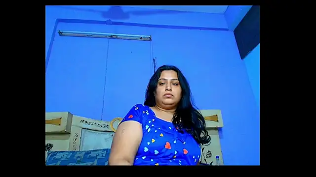 Sophia James online show from January 2025 05:19:01 PM