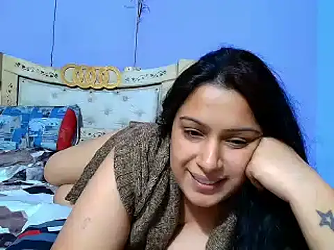 Sophia James online show from February 2025 03:48:02 PM