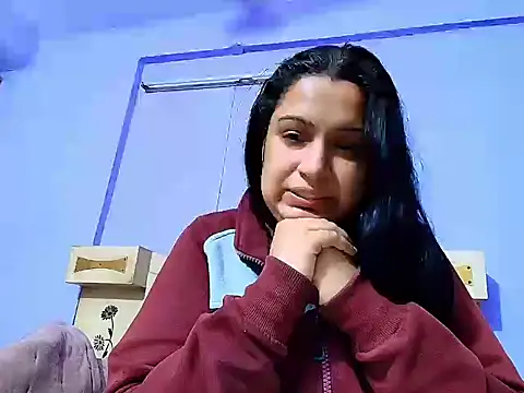 Sophia James online show from March 2025 03:49:02 PM